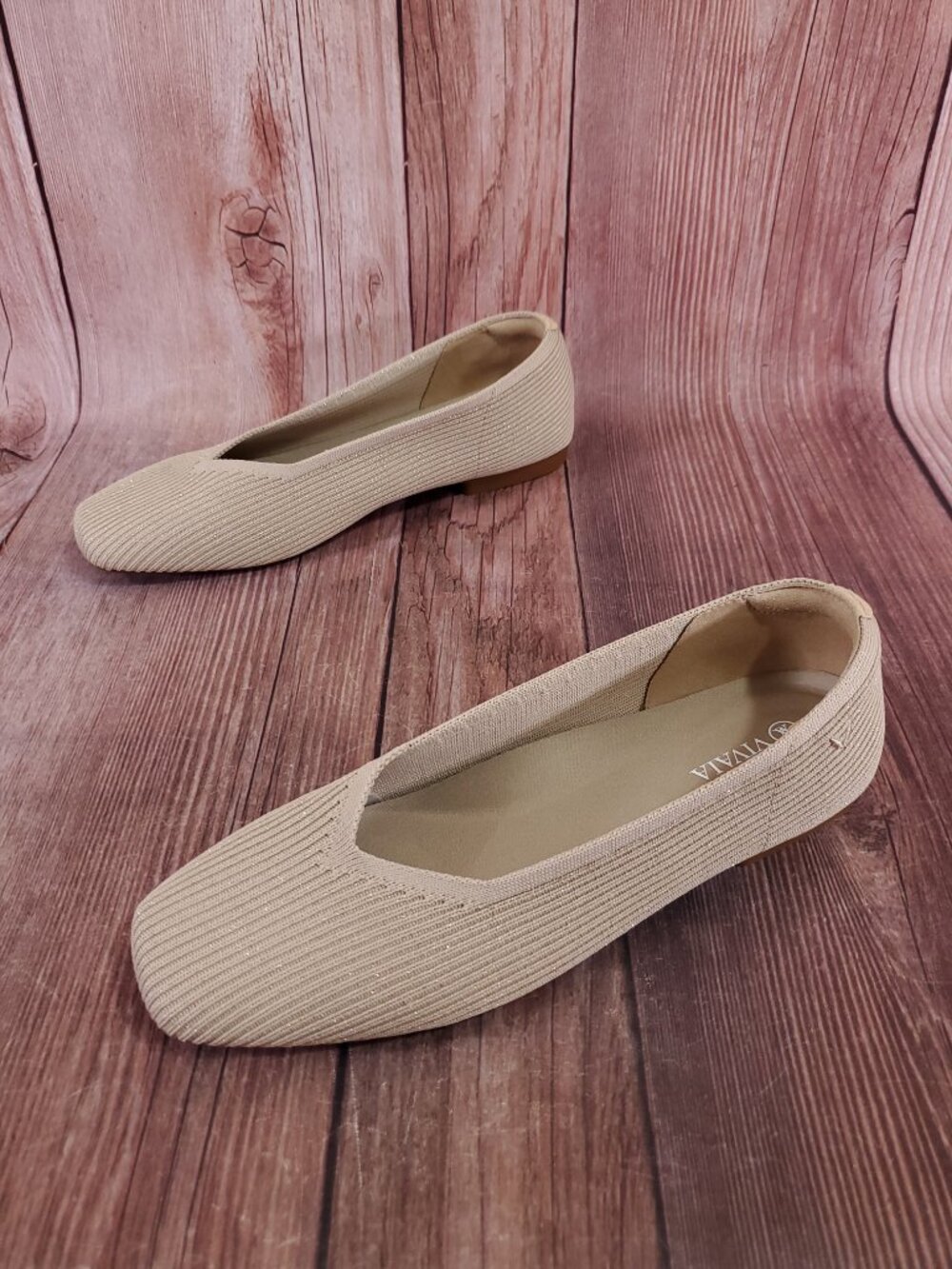 Vivaia Square-Toe V-Cut Flats Womens Size 9 EU 40 Margot 2.0 Classic Almond